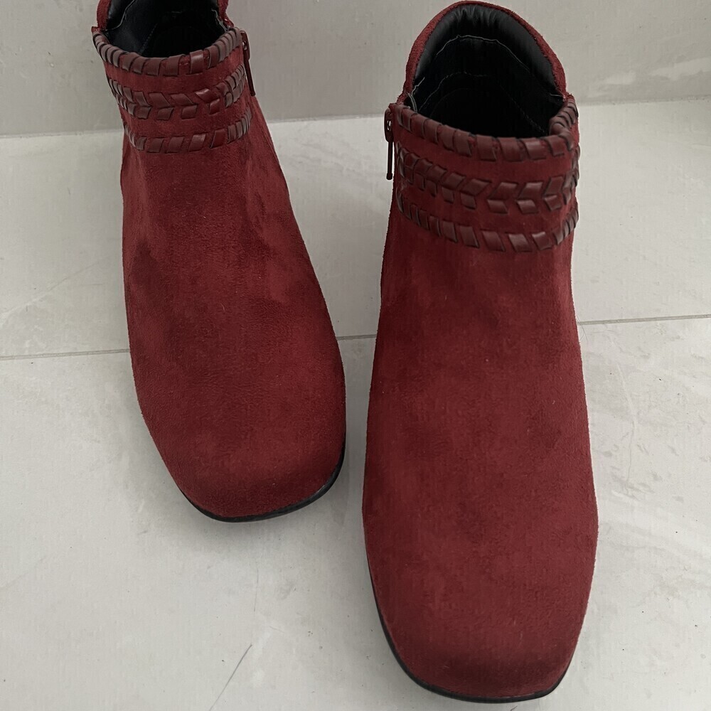 NEW COMFORTVIEW Boho Chic Suede Ankle Boots Booties 7.5 Wine Red Western